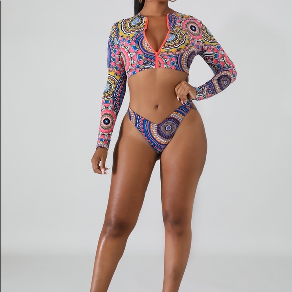 2 PC Medallion Swim Set - Picture 2 of 7